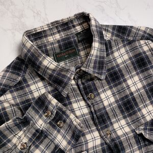 Field & Stream 1871 Blue Plaid Flannel Men's‎ XL Long Sleeve Button-Up Shirt